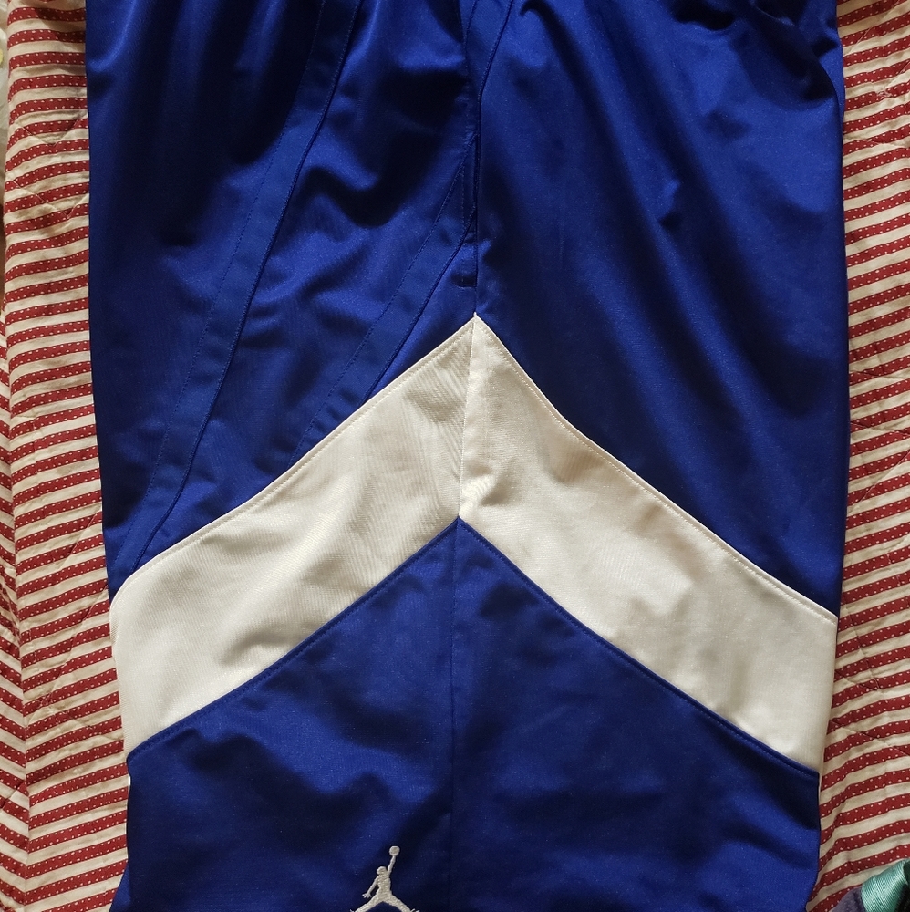 Men basketball shorts